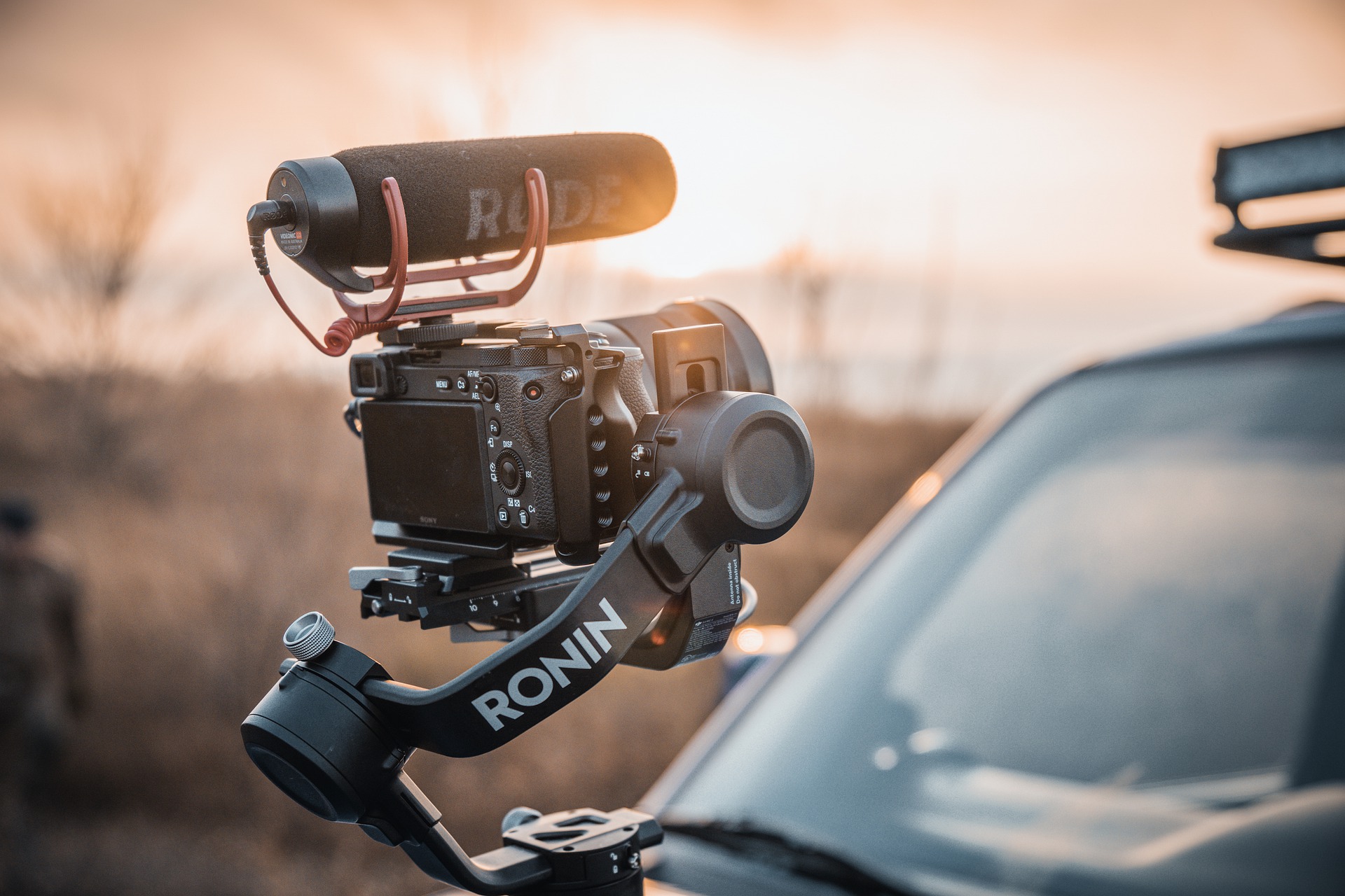 big camera fit on gimble on car bonnet